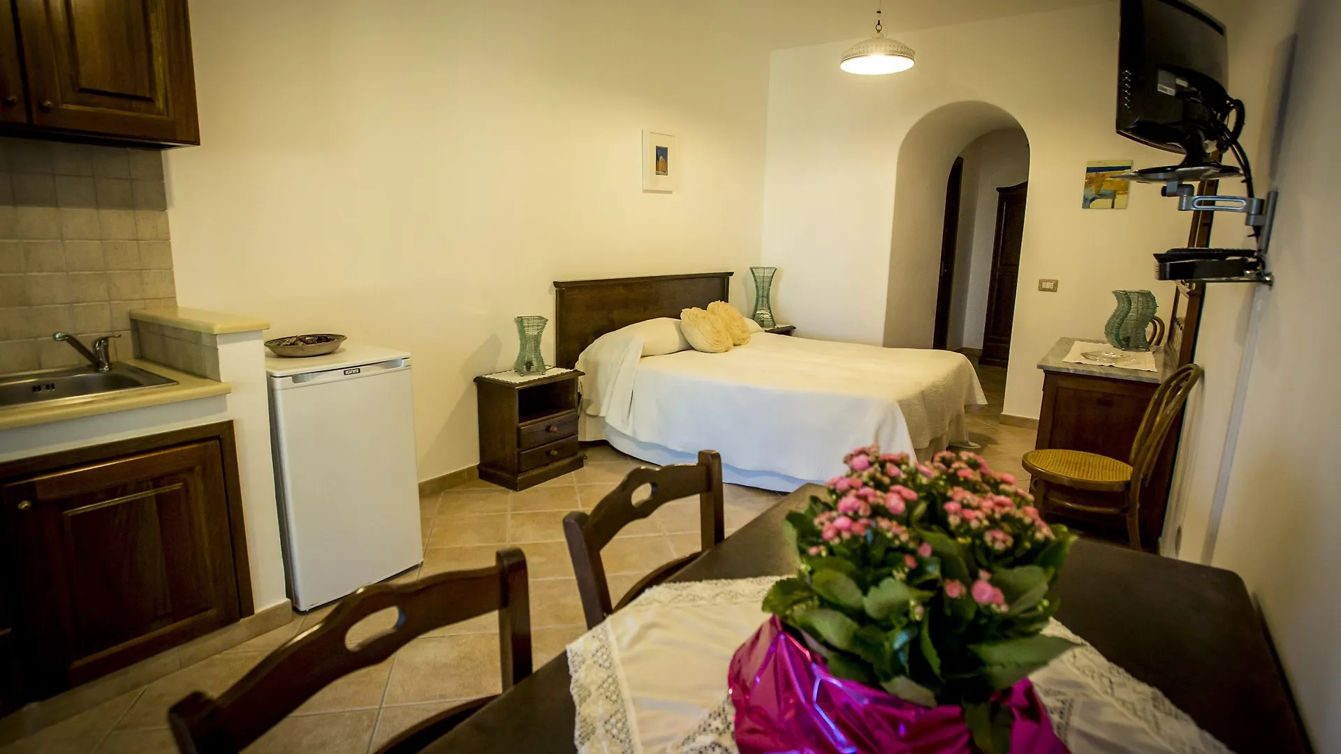 **** Aparthotel Resort Al Belvedere Salina Leni Italien