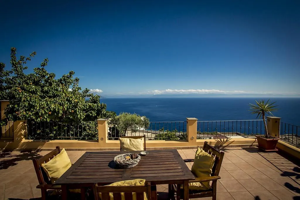Resort Al Belvedere Salina 레니 아파트호텔